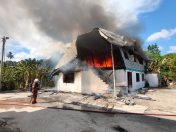 Rumah dua tingkat musnah, Toyota Hilux rosak dalam kebakaran di Lahad Datu