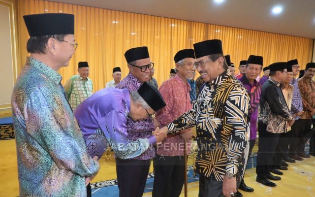 60 Mantan Pegawai Kanan Kerajaan Dirai Dalam Majlis Ramah Mesra