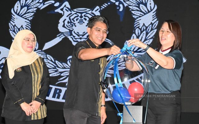 Kerajaan Negeri Komited Perkukuh Peranan Bapa Dalam Keluarga