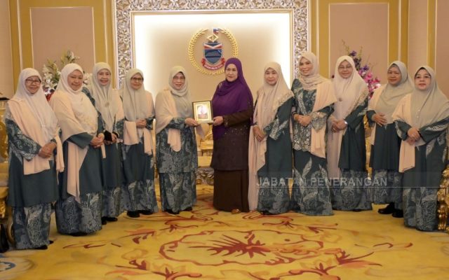 Wanita USIA Anjur Malam Amal Sempena Ulang Tahun Ke-57