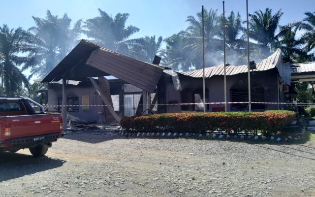 90 peratus bangunan pejabat Leepang 2 terbakar awal pagi