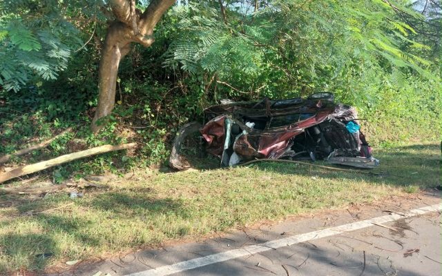 Wanita maut kereta terbabas, dipercayai pemandu tertidur