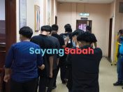 Bergaduh, merusuh depan sekolah, lapan pelajar mengaku salah