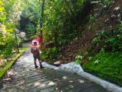 Tanah runtuh halang laluan utama Kampung Tiong Simpodon