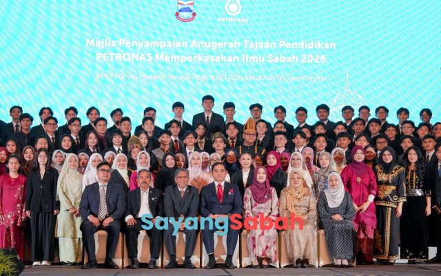 Lebih 100 pelajar Sabah terima tajaan pendidikan PETRONAS