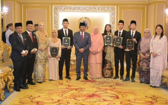Lima pelajar cemerlang terima Biasiswa Anugerah Cemerlang TYT
