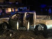 Isuzu D-Max terbakar 100 peratus di bawah kolong rumah
