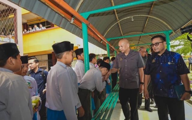 KPDN salur RM100,000 naik taraf kemudahan SMK Benoni