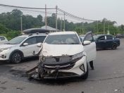 Perodua Aruz, Toyota bertembung di Sipitang, seorang lelaki cedera