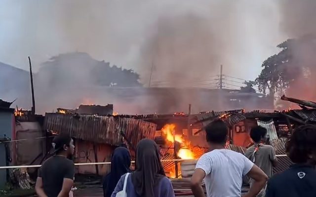 Tiga rumah musnah dalam kebakaran di Kampung Titingan