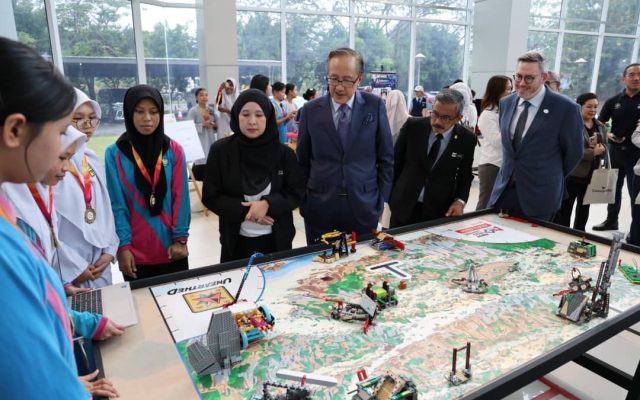 Sabah perlukan lebih ramai bakat tempatan pimpin industri bernilai tinggi – Masidi