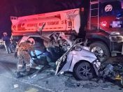Empat sahabat maut, Viva dinaiki terbabas rempuh lori