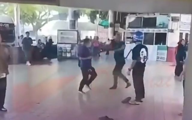 Berebut penumpang cetus pergaduhan, dua pekerja bas ditahan polis