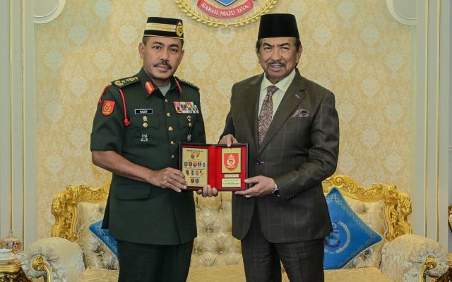 Tun Musa terima kunjungan hormat Asisten Ketua Staf Simpanan Markas Tentera Darat