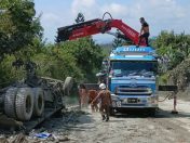 Lelaki maut terperangkap dalam lori simen terbalik