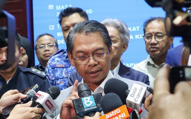Dakwaan projek jalan luar bandar Sabah, Sarawak dibatalkan tidak berasas, kata Mustapha