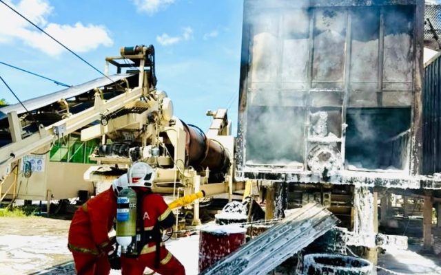 Dua mesin peleburan bitumen terbakar di Kota Belud