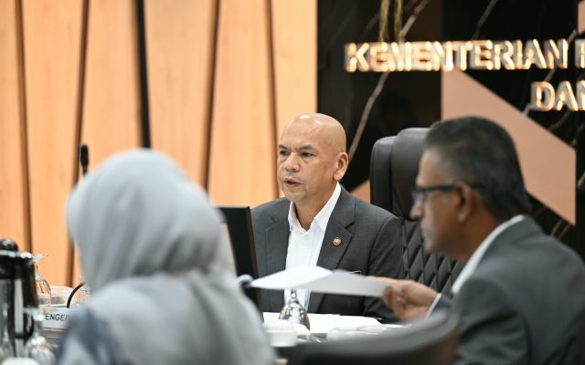 Kerajaan perhalusi cadangan lesen platform e-dagang, lindungi pengguna dan peniaga tempatan – Armizan