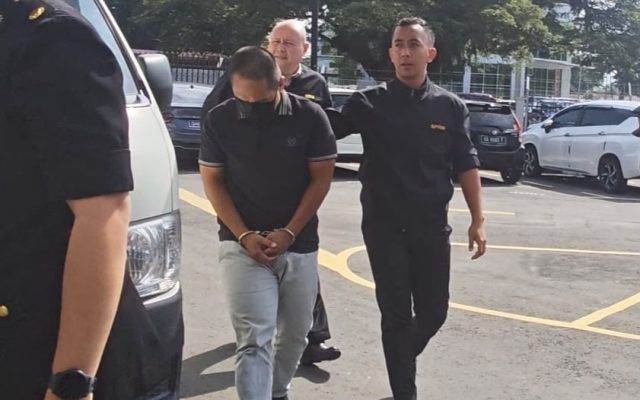 Penjawat awam direman tujuh hari, disyaki salah guna kuasa 15 projek kerajaan