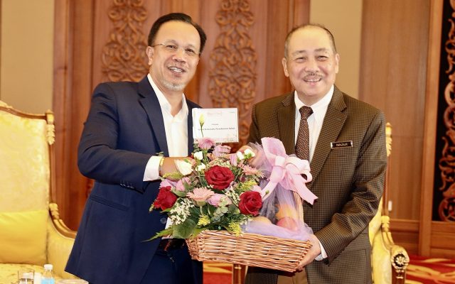 Ketua Menteri terima kunjungan hormat Setiausaha Persekutuan Sabah baharu